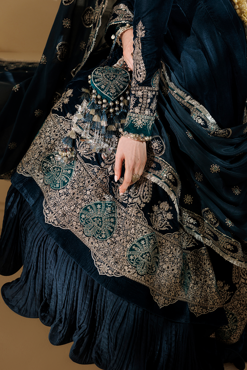 Jazmin Chandani Embroidered Velvet Unstitched 3Pc Suit CVF26-D09