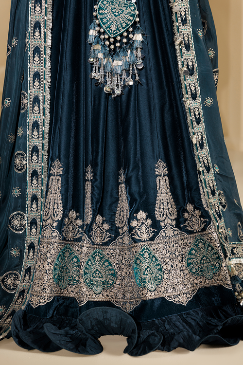 Jazmin Chandani Embroidered Velvet Unstitched 3Pc Suit CVF26-D09