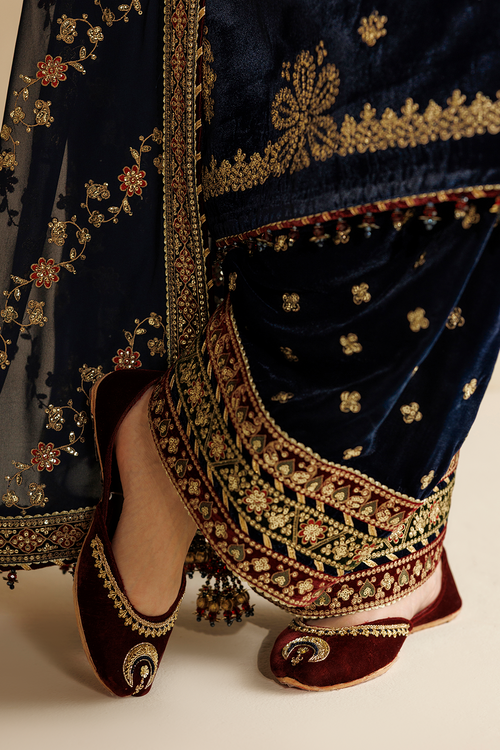 Jazmin Chandani Embroidered Velvet Unstitched 3Pc Suit CVF26-D11