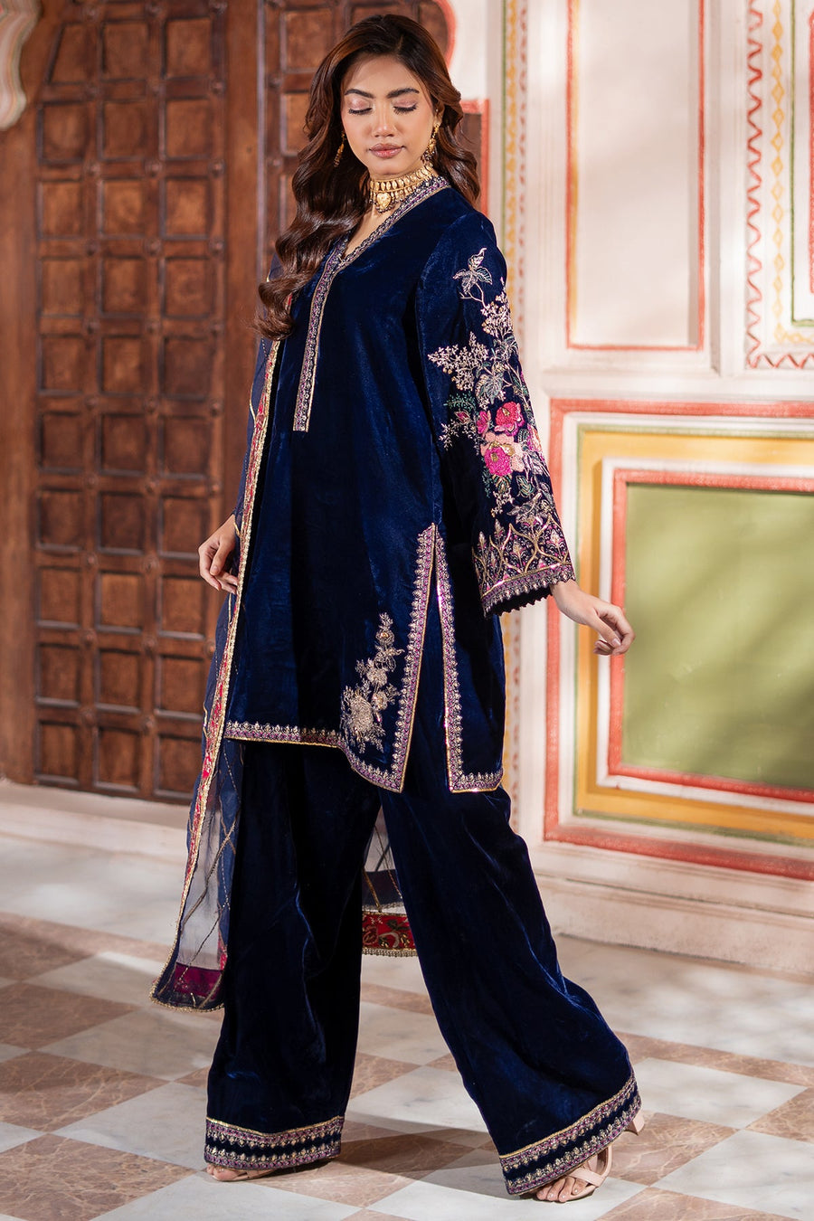 Charizma Signora Premium Embroidered Velvet Unstitched 3Pc Suit CVT4-21