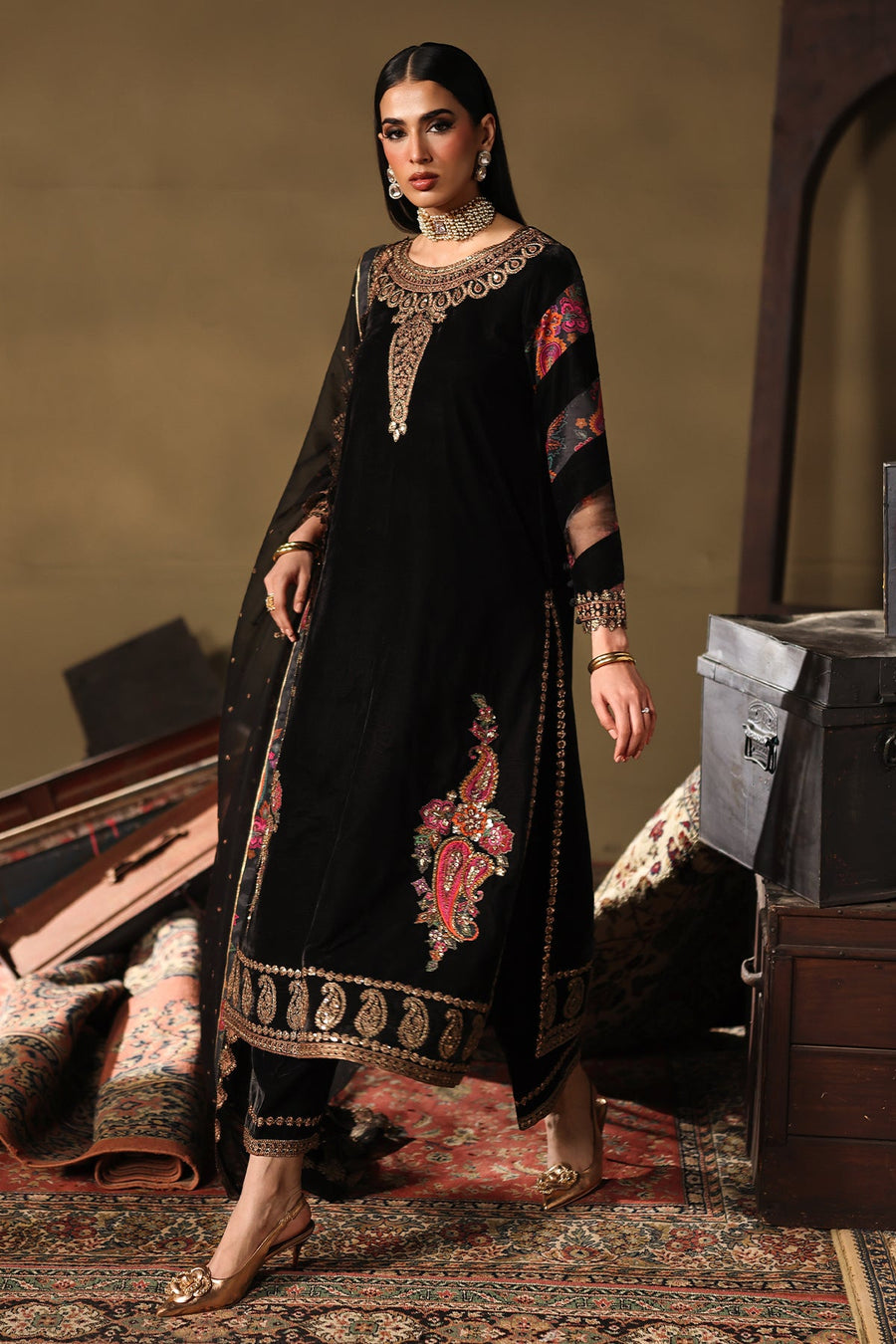 Charizma Signora Premium Embroidered Velvet Unstitched 3Pc Suit CVT5-01