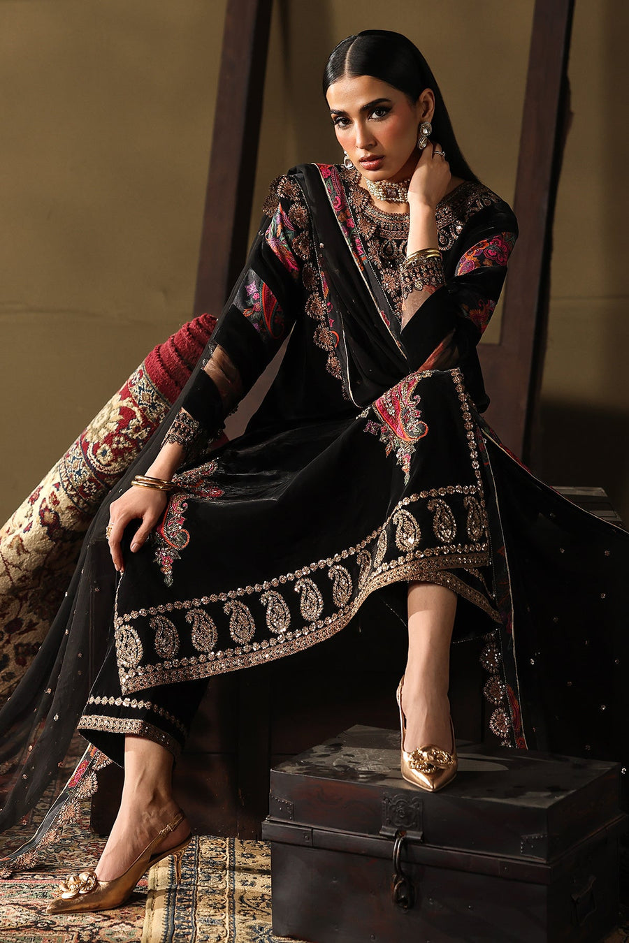 Charizma Signora Premium Embroidered Velvet Unstitched 3Pc Suit CVT5-01
