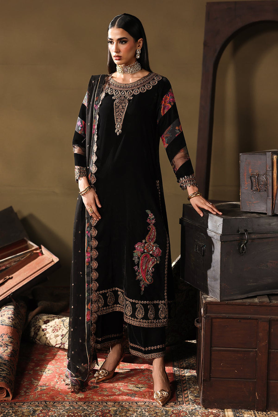 Charizma Signora Premium Embroidered Velvet Unstitched 3Pc Suit CVT5-01