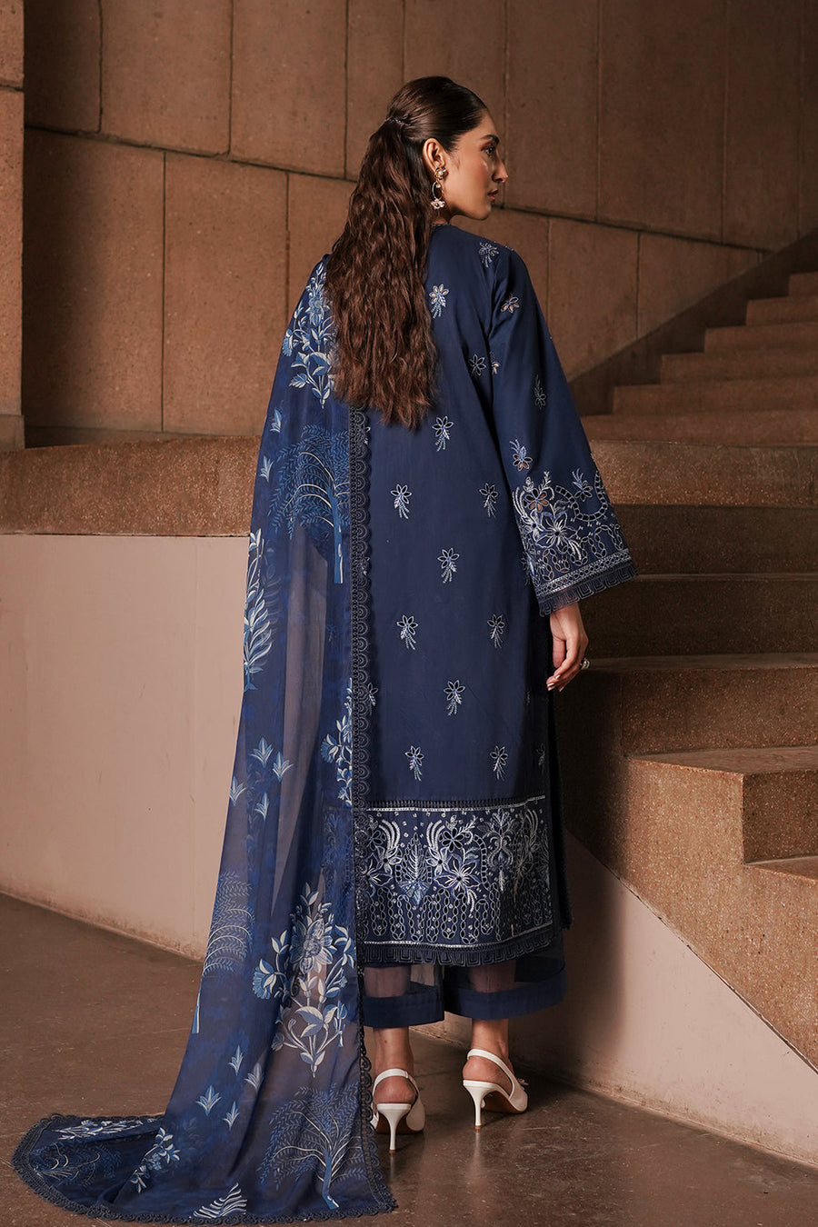 Afrozeh Festive Unstitched Chikankari Lawn 3Pc Suit AL-24-V4-03 CAPRI