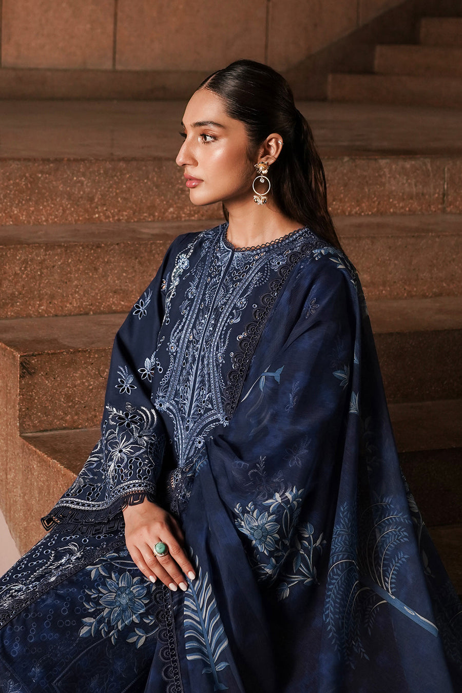 Afrozeh Festive Unstitched Chikankari Lawn 3Pc Suit AL-24-V4-03 CAPRI