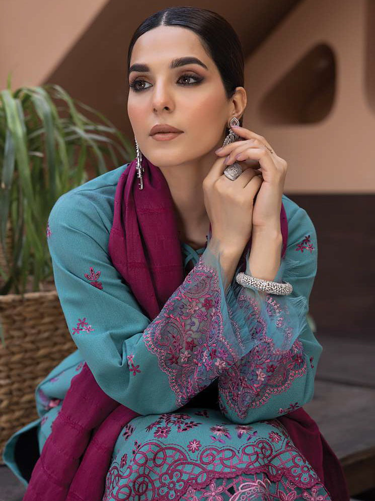 Rang Rasiya Carnation Embroidered Karandi 3Pc Suit D-01 NURAY