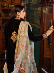Zainab Chottani Embroidered Velvet Unstitched 3Pc Suit D-01 ANDLEEP