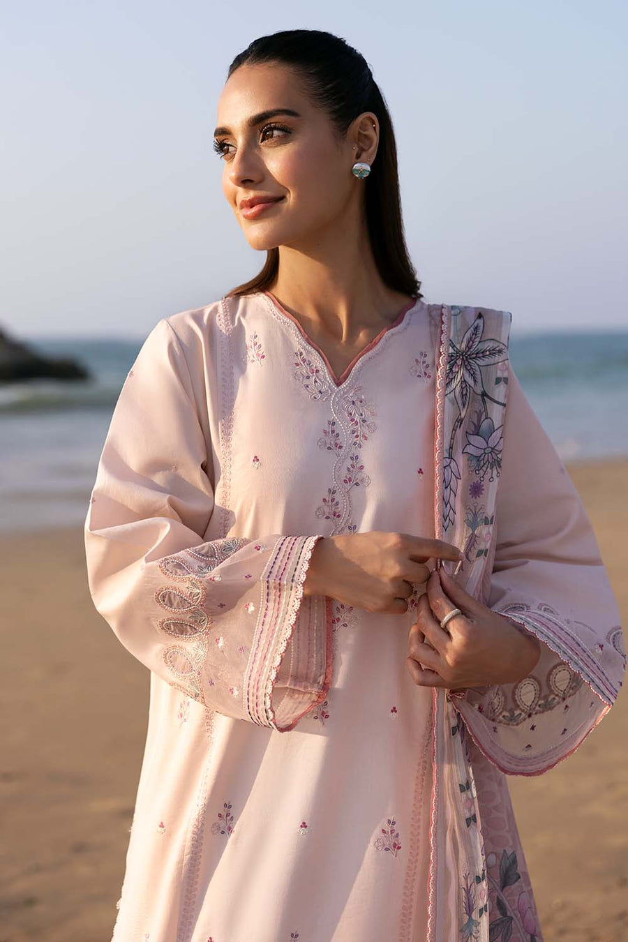 Seran Afsanah Vol-02 Embroidered Lawn Unstitched 3Pc Suit D-02 SARA