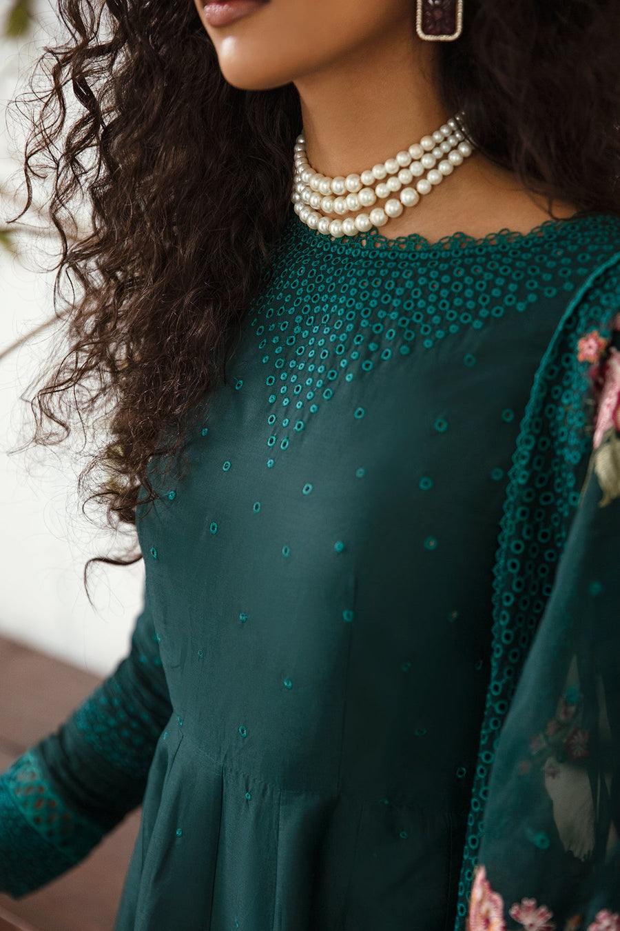 Iris by Jazmin Embroidered Eid Lawn Unstitched 3Pc Suit D-03 GREEN GEMSTONE