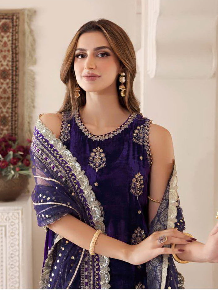 Noor Kaani by Saadia Asad Embroidered Velvet Unstitched 3Pc Suit D-04