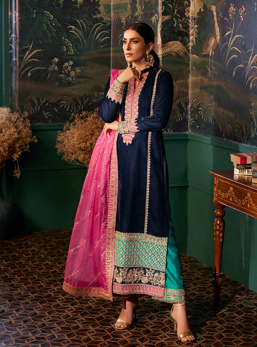 Zainab Chottani Embroidered Velvet Unstitched 3Pc Suit D-04 AMIRA