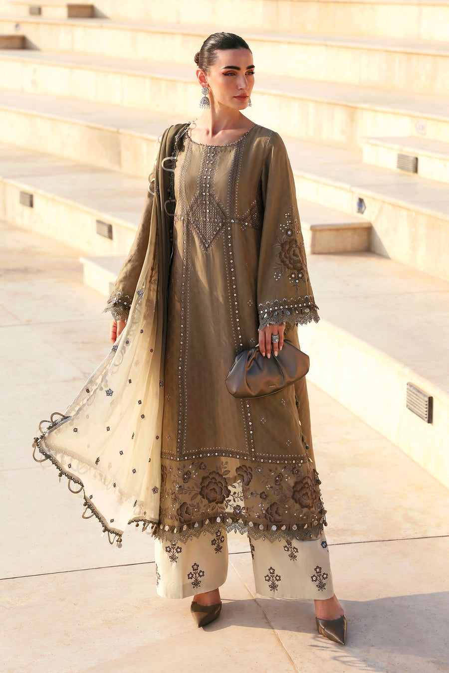 Maria.B Luxury Lawn Unstitched Embroidered 3Pc Suit D-2602-A
