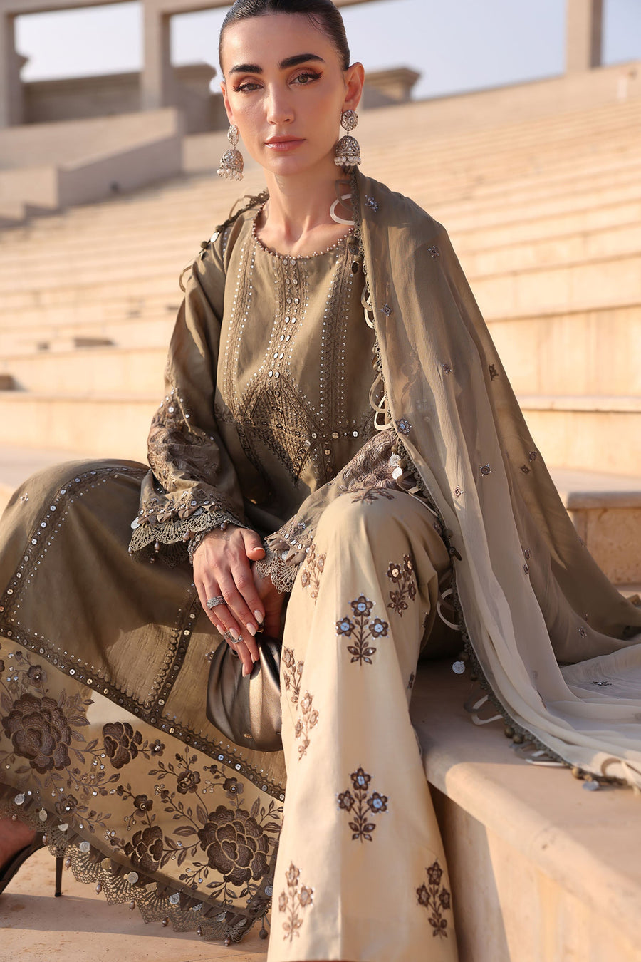 Maria.B Luxury Lawn Unstitched Embroidered 3Pc Suit D-2602-A