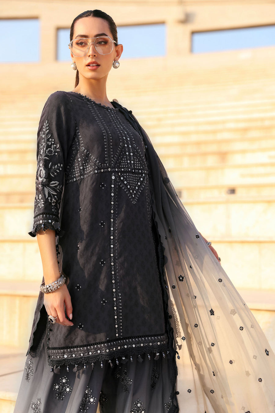 Maria.B Luxury Lawn Unstitched Embroidered 3Pc Suit D-2602-B