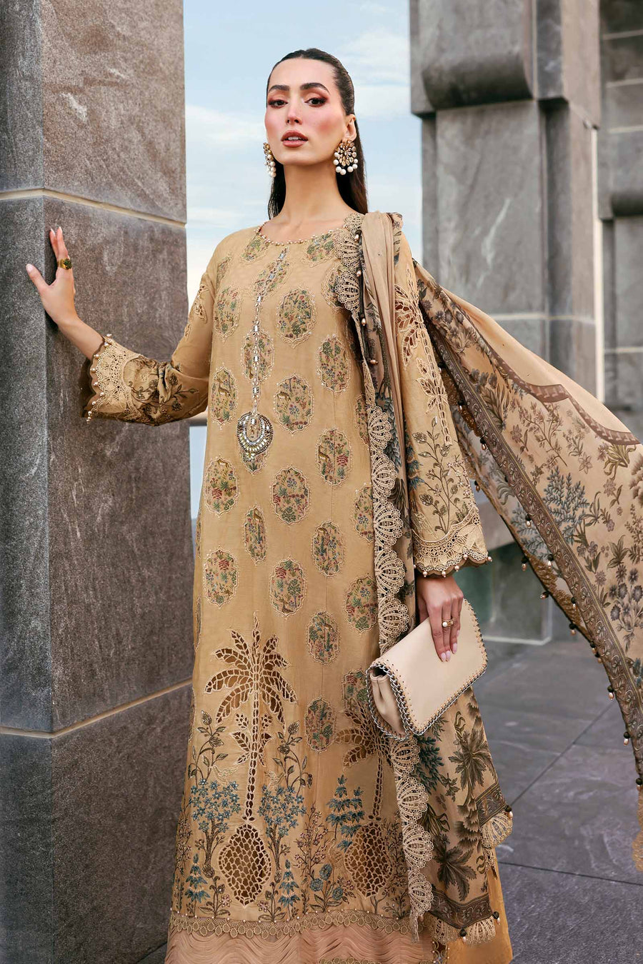 Maria.B Luxury Lawn Unstitched Embroidered 3Pc Suit D-2605-A