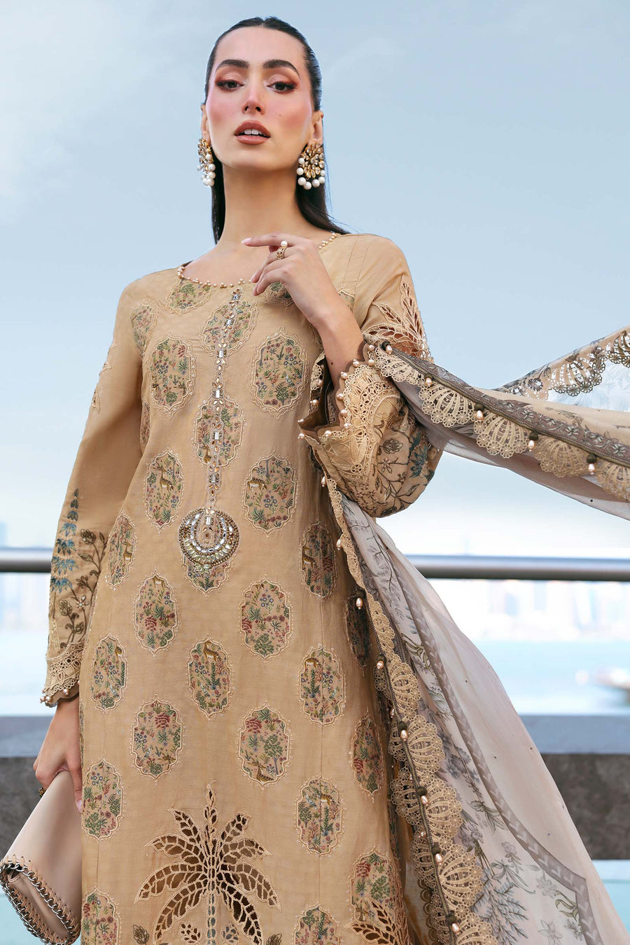 Maria.B Luxury Lawn Unstitched Embroidered 3Pc Suit D-2605-A
