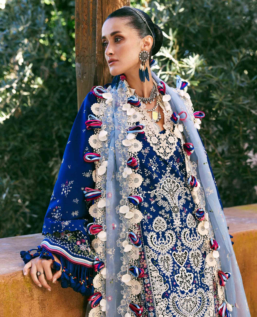 Republic WomensWear Reine Embroidered Lawn Unstitched 3Pc Suit D-4A Sia