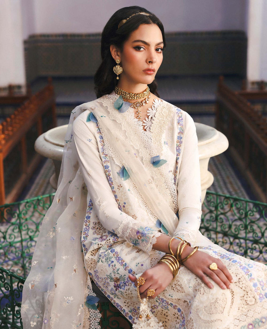 Republic WomensWear Reine Embroidered Lawn Unstitched 3Pc Suit D-4B Nola