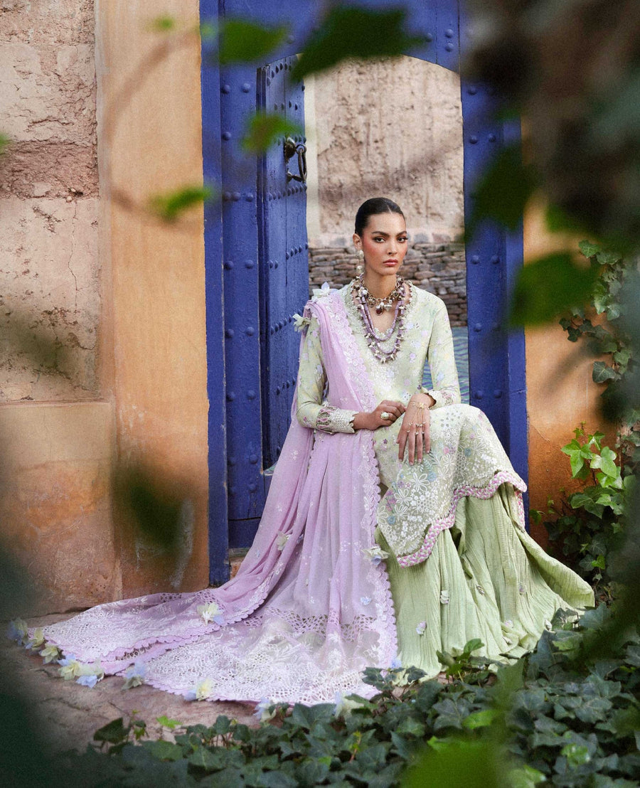 Republic WomensWear Reine Embroidered Lawn Unstitched 3Pc Suit D-5A Perla