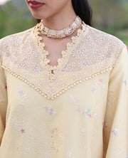Republic WomensWear Lilas Embroidered Lawn Unstitched 3Pc Suit D-5B AMRIS