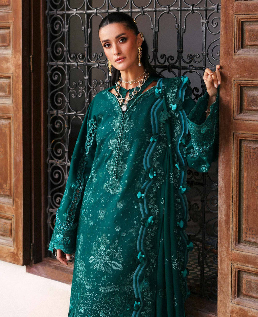 Republic WomensWear Reine Embroidered Lawn Unstitched 3Pc Suit D-6A Luna