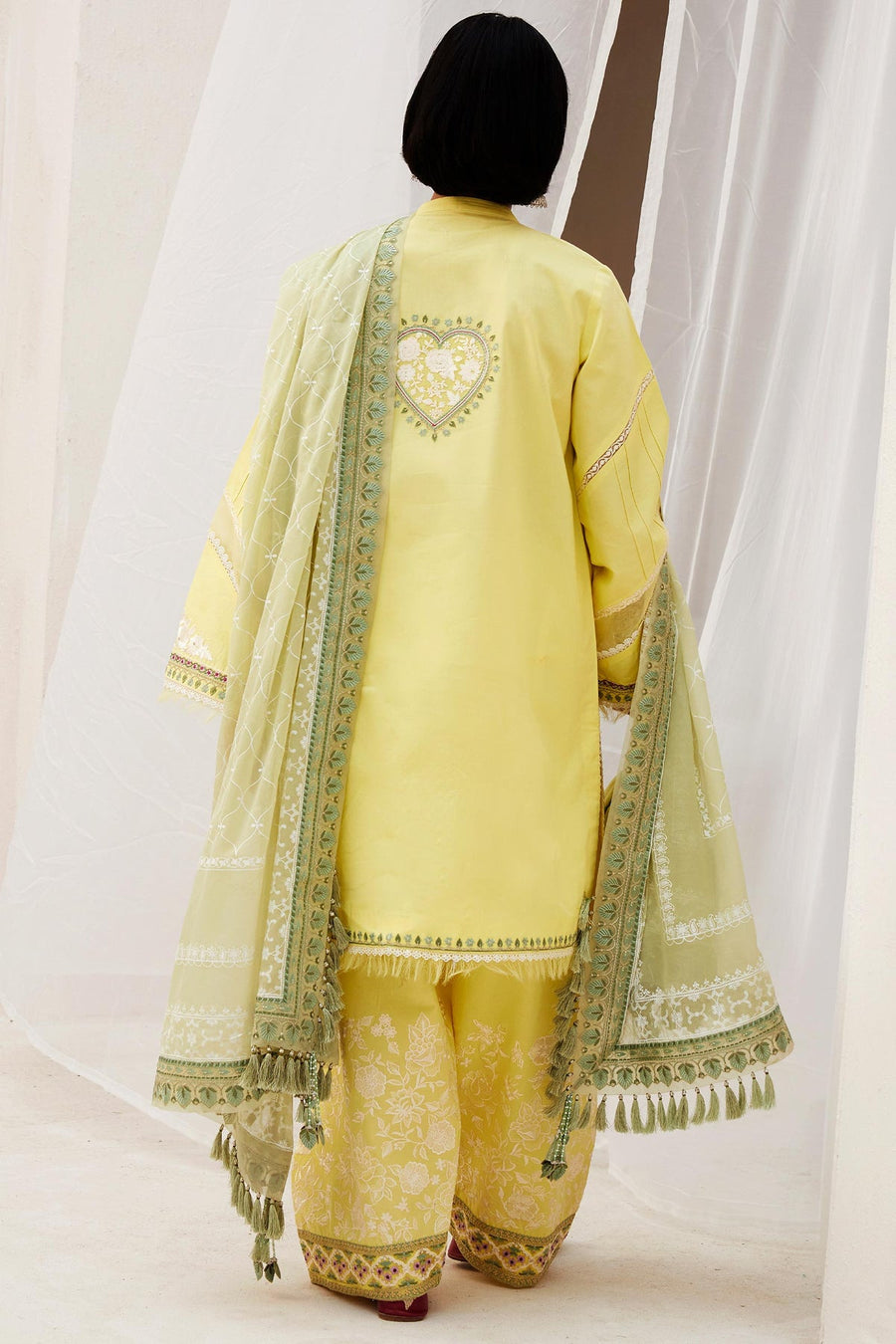 Zara Shahjahan Embroidered Luxury Lawn Unstitched 3Pc Suit D-15A DILARA