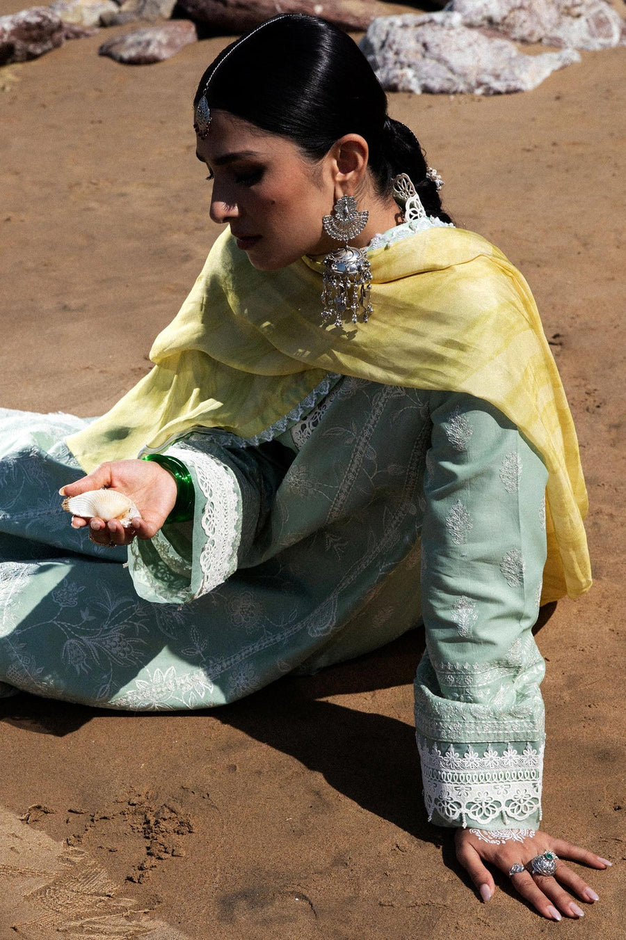 Zara Shahjahan Embroidered Luxury Lawn Unstitched 3Pc Suit D-01B MAHI