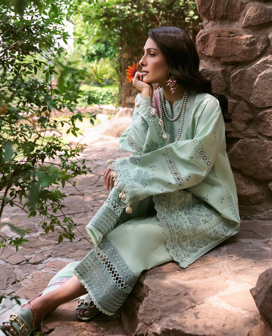 Republic WomensWear Talia Embroidered Lawn Unstitched 3Pc Suit D4-A ZAYLI
