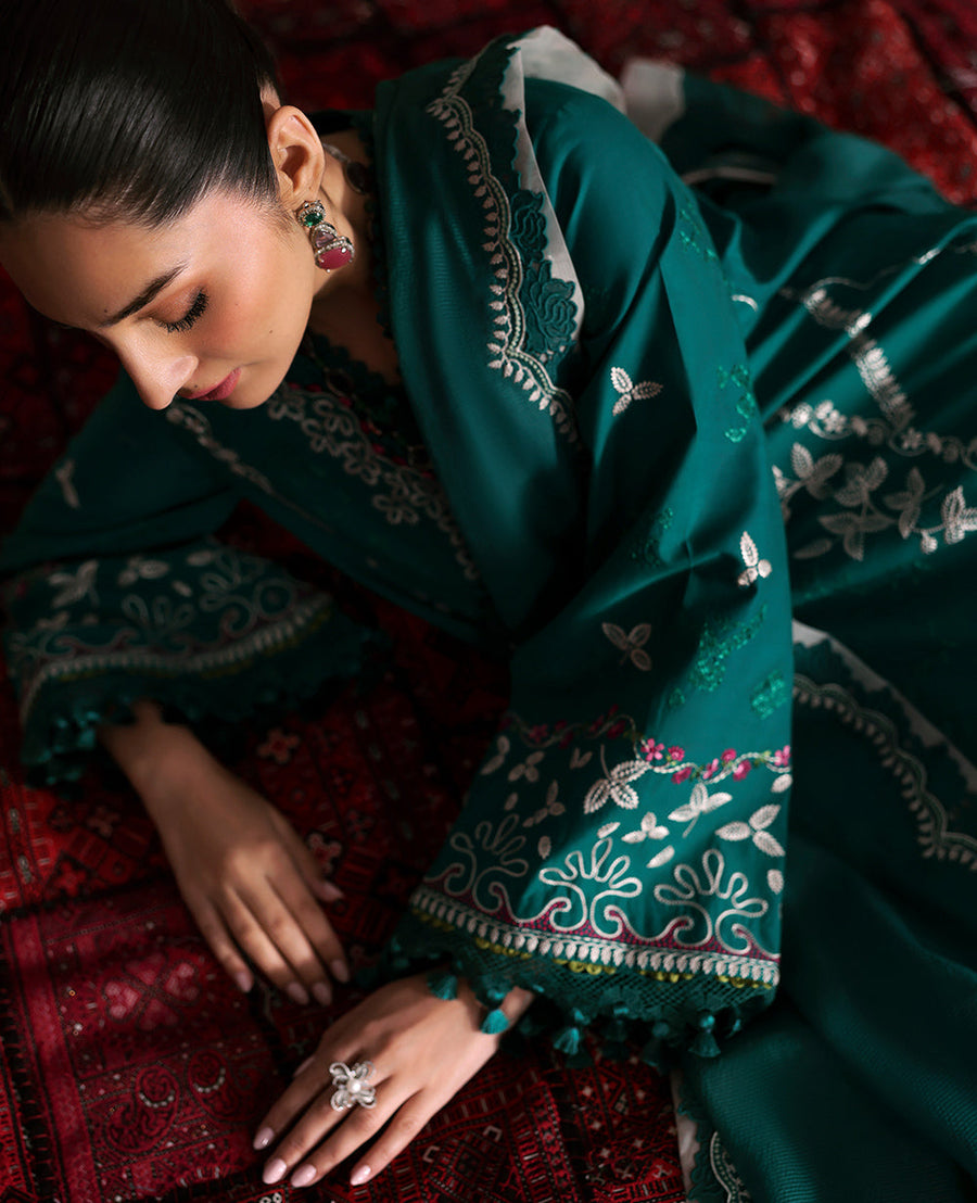 Republic WomensWear Talia Embroidered Lawn Unstitched 3Pc Suit D8-B NIA