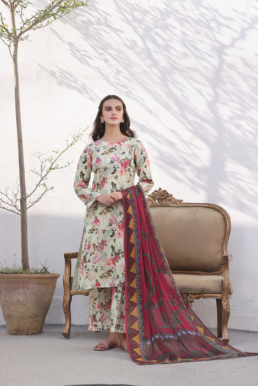 Feathers Premium Printed Lawn Unstitched 3Pc Suit DAENERYS-FT358