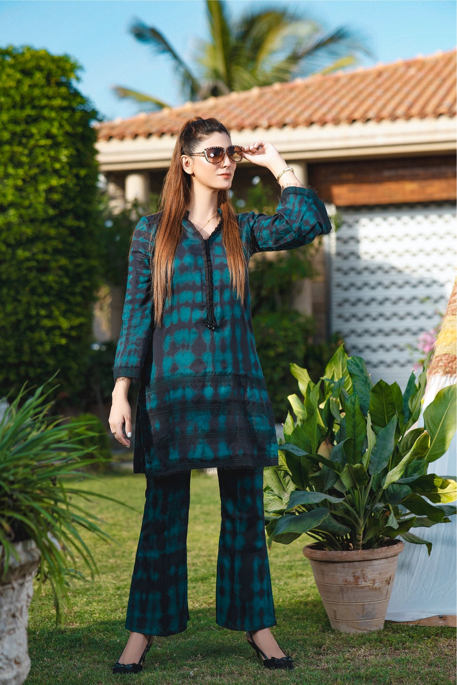 Feathers Premium Printed Lawn Unstitched 2Pc Suit DARK NIGHT-FT516