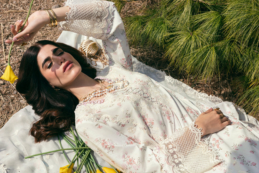 Qalamkar Qlinekari Embroidered Lawn Unstitched 3Pc Suit DC-13 Miri