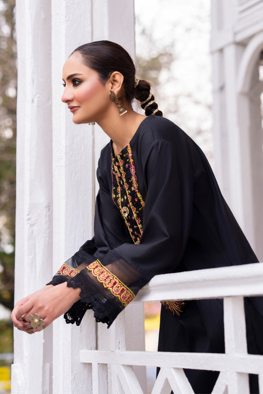 Ittehad Textiles Unstitched Embroidered Lawn 2Pc Suit LF-EM24-2P-05