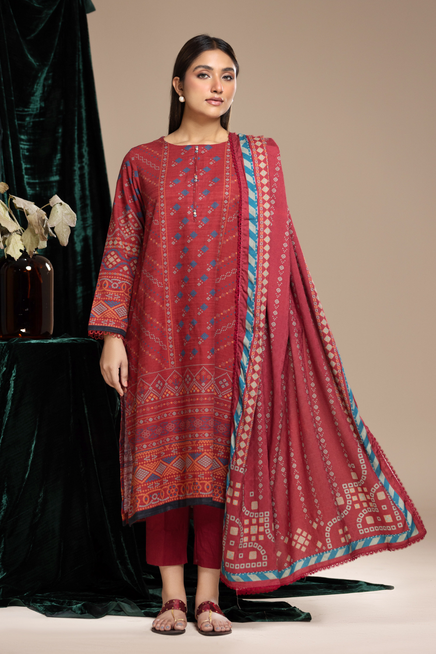 Ittehad Textiles Printed Khaddar Unstitched 3Pc Suit DP-KHJ-001