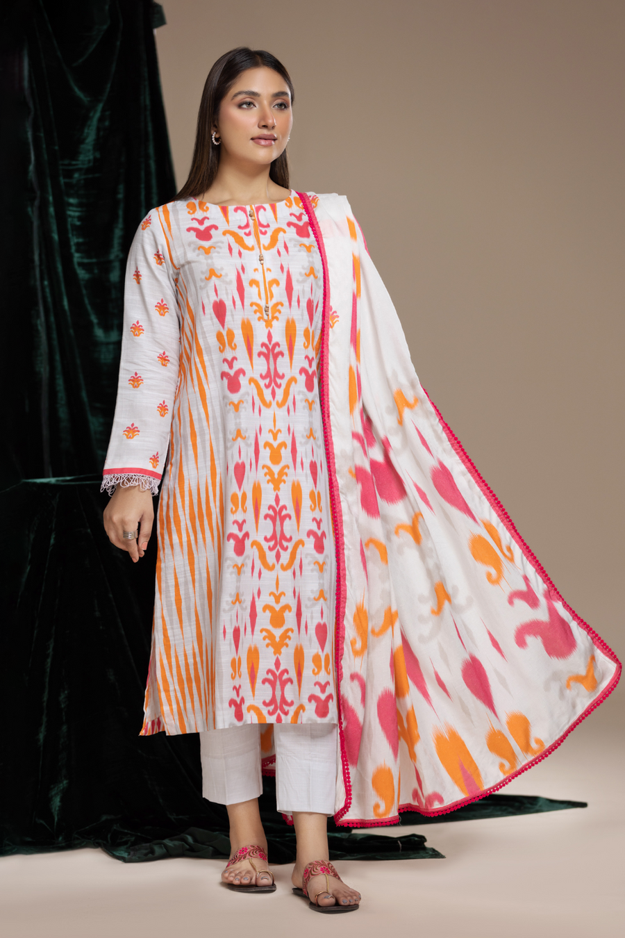 Ittehad Textiles Printed Khaddar Unstitched 3Pc Suit DP-KHJ-010