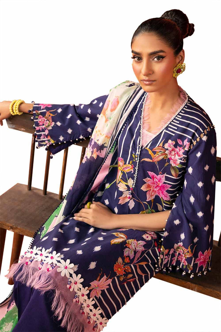 Gul Ahmed Printed Lawn Unstitched 3Pc Suit DN-42032