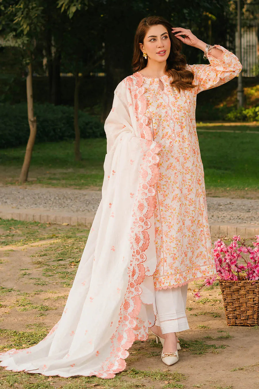 Gul Ahmed Tribute To Mother Unstitched Lawn 3Pc Suit DN-52003