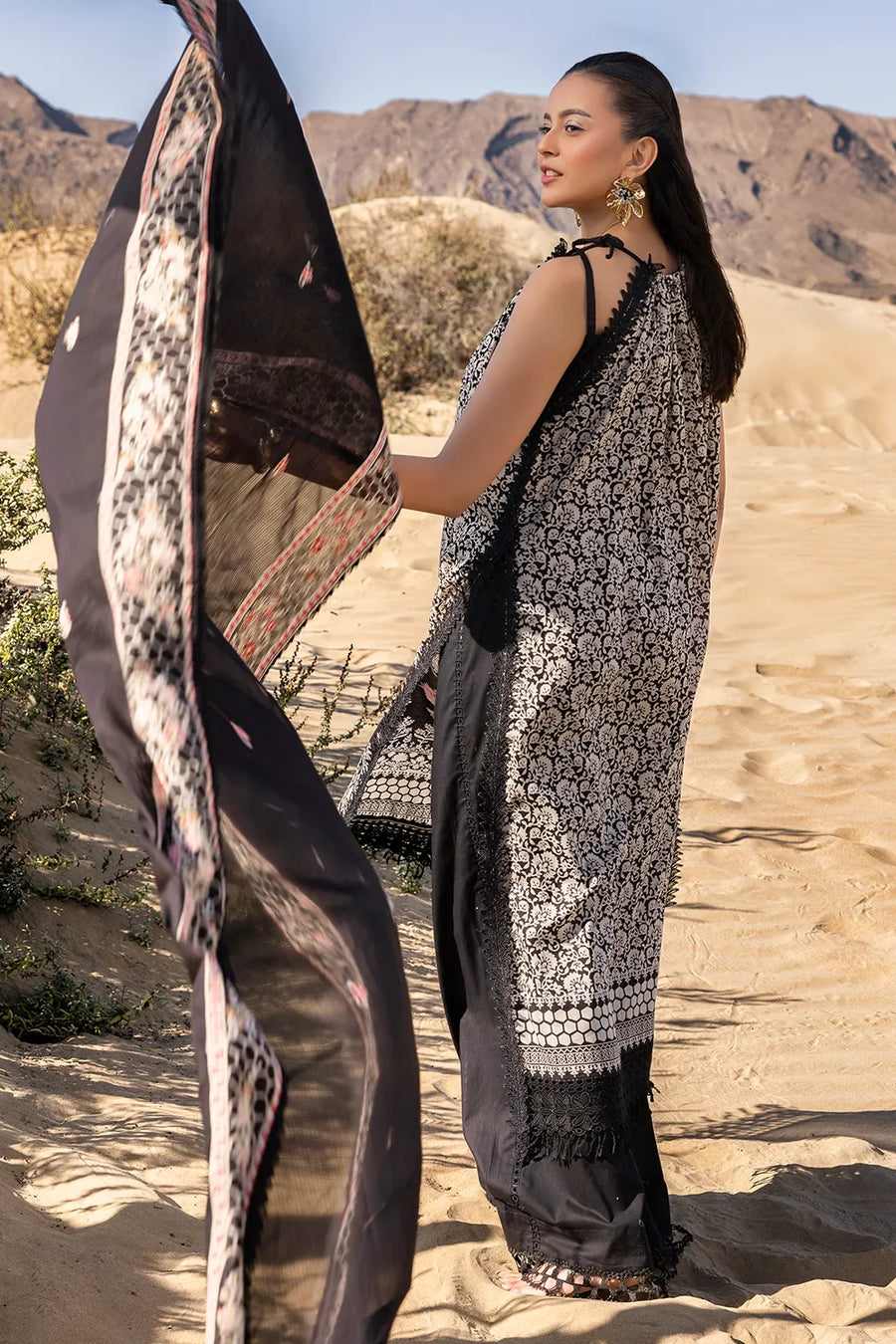 Gul Ahmed New Season Embroidered Lawn Unstitched 3Pc Suit DN-52012