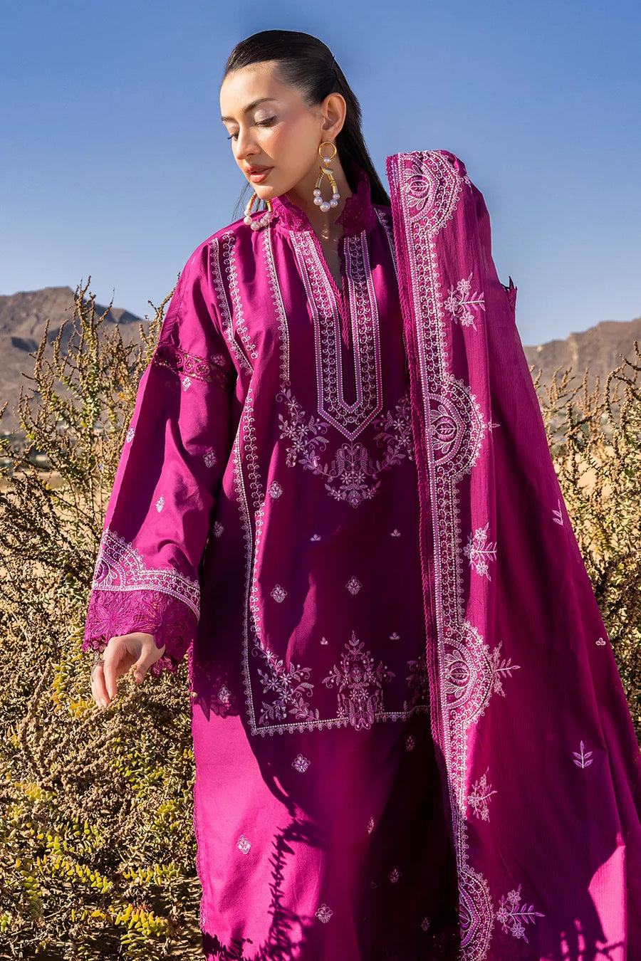 Gul Ahmed New Season Embroidered Lawn Unstitched 3Pc Suit DN-52014