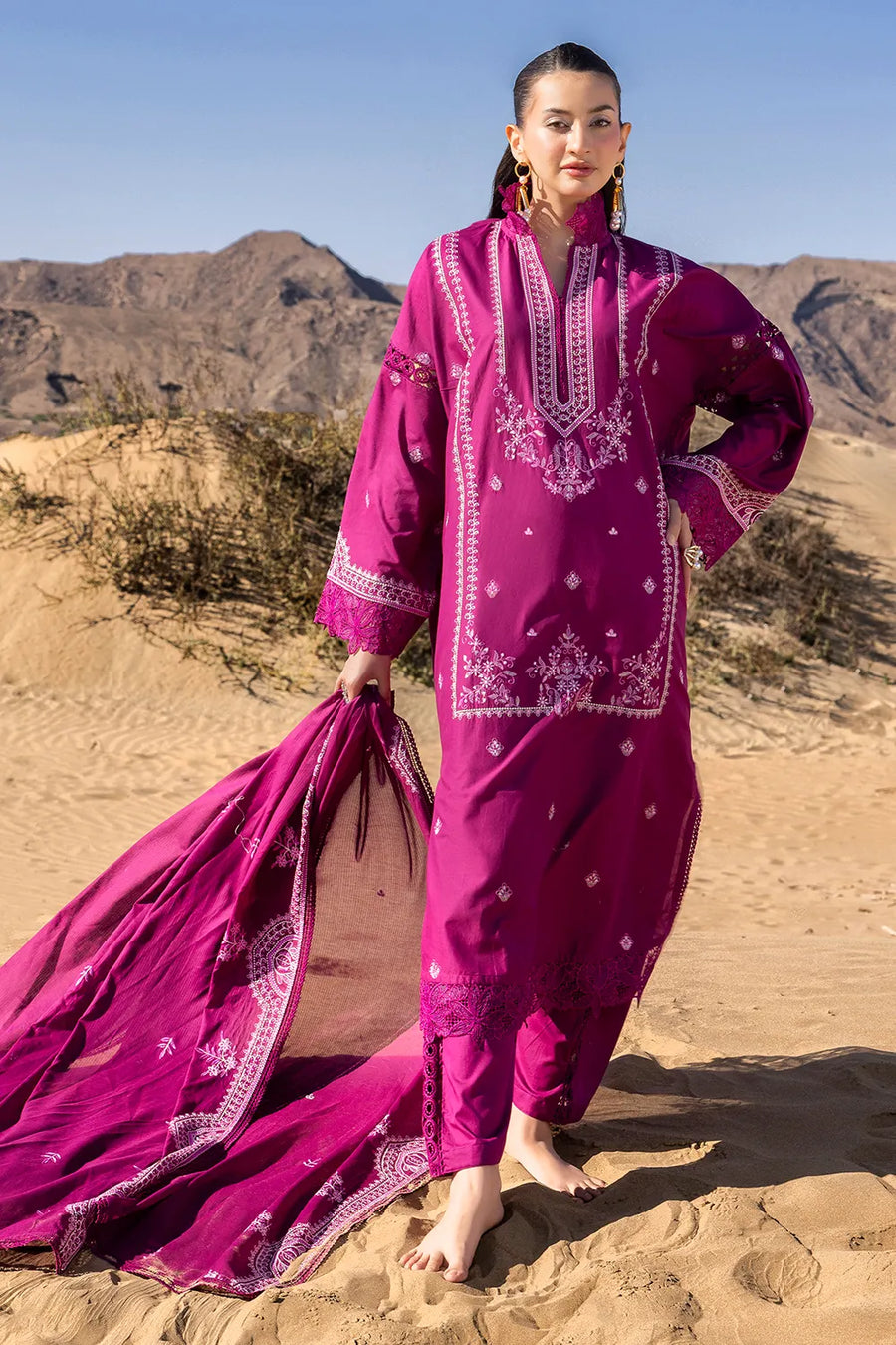 Gul Ahmed New Season Embroidered Lawn Unstitched 3Pc Suit DN-52014