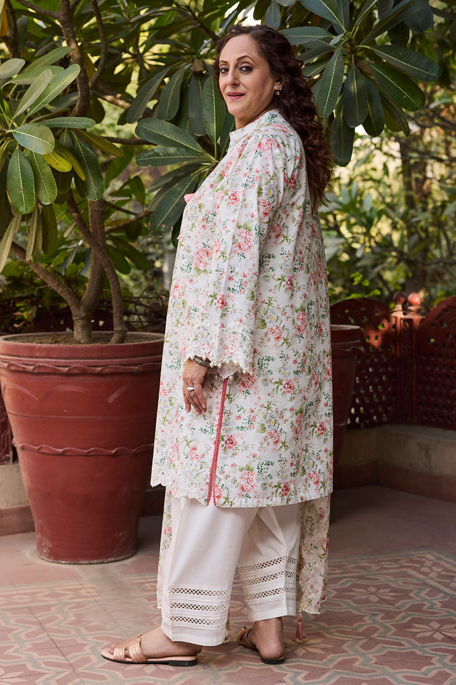 Gul Ahmed Tribute to Mothers Embroidered Lawn Unstitched 3Pc Suit DN-62010