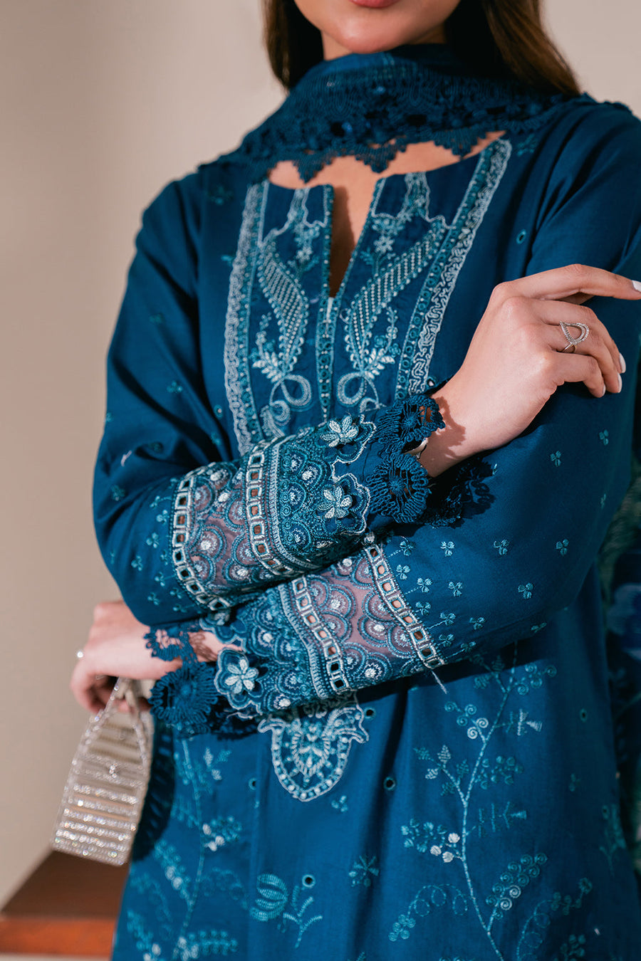 Neeshay Symphony Embroidered Lawn Unstitched 3Pc Suit - SEA-SPRAY