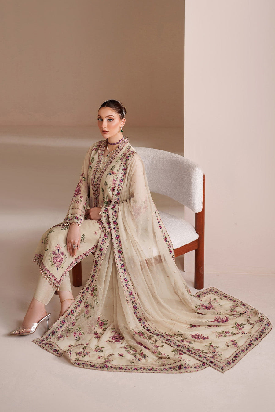 Threads by Alizeh Embroidered Chiffon Unstitched 3Pc Suit AF-BDHG-5041-Victoria
