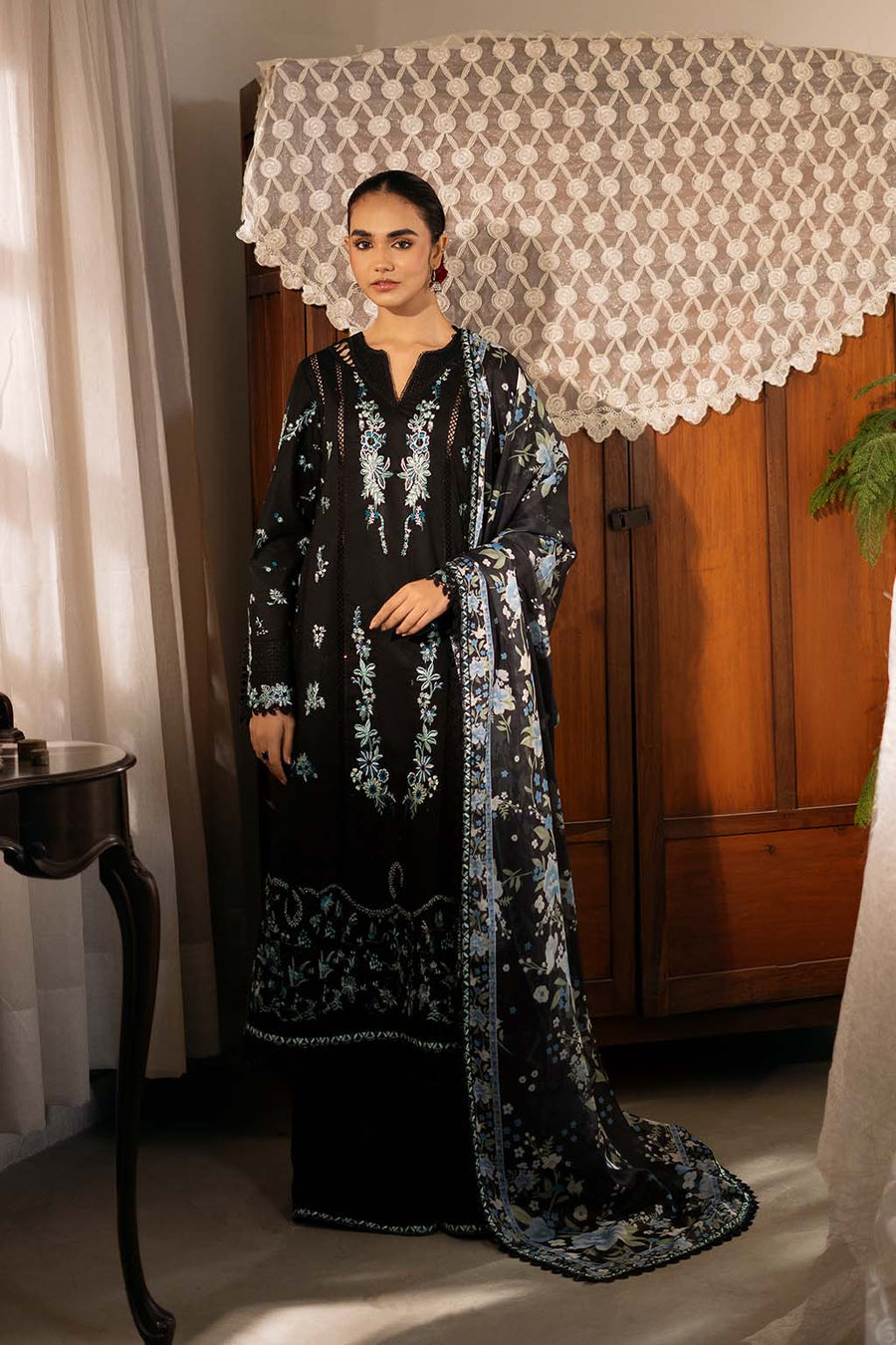 Zarposh Sajni Embroidered Lawn Unstitched 3Pc Suit - Mahzadi