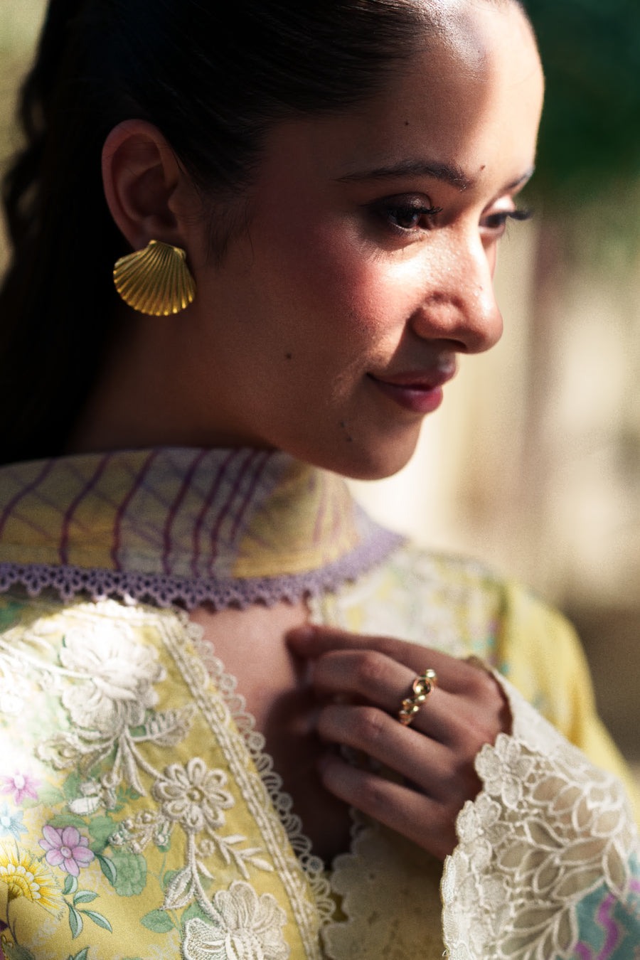 Neeshay Summer Lines Embroidered Lawn Unstitched 3Pc Suit - VIRELIA