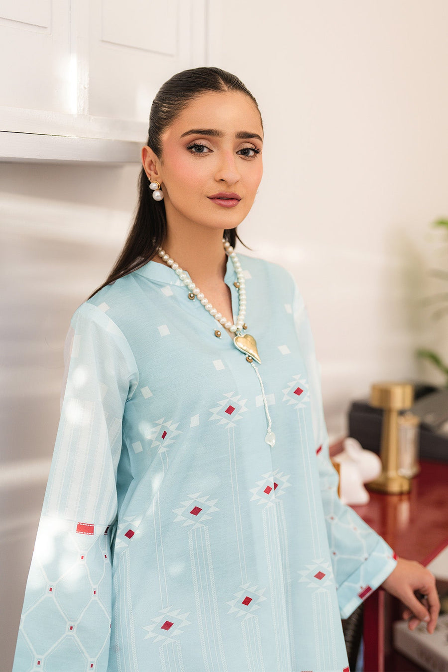 Alizeh Fashion Essentials Printed Lawn Unstitched 2Pc Suit AF-PL-6053