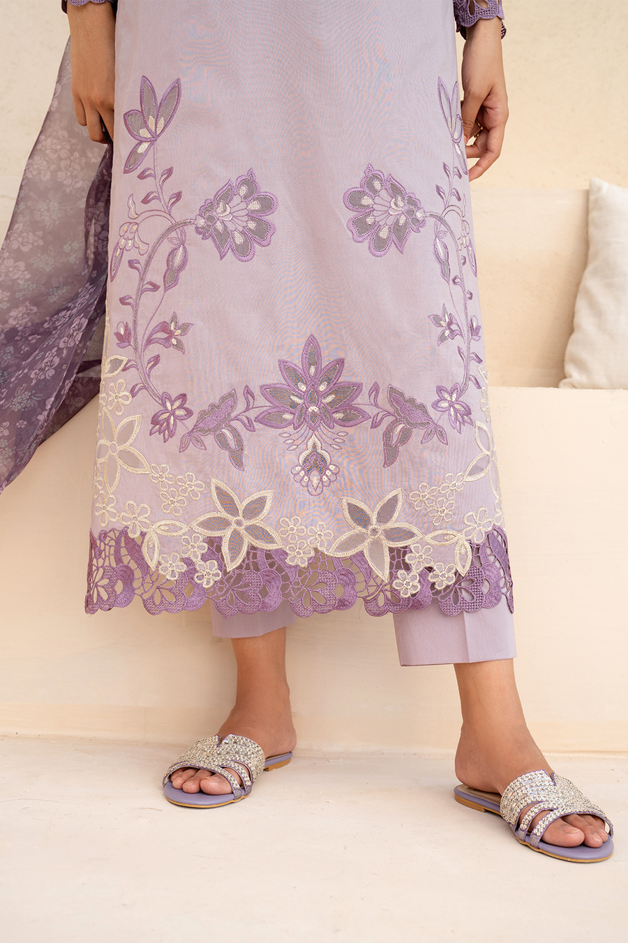 Iznik Eid Festive Embroidered Luxury Lawn Unstitched 3Pc Suit EFL-01
