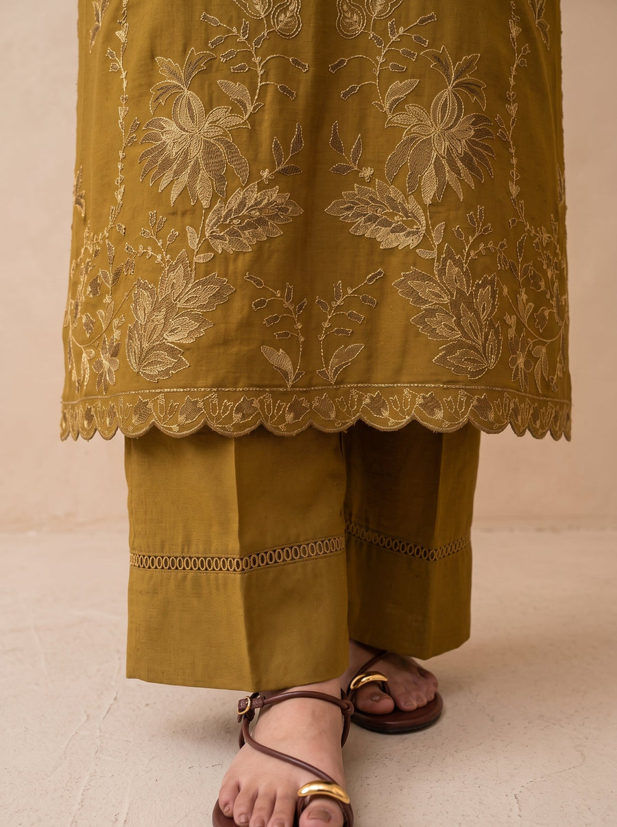 Viana by Sanam Saeed Embroidered Karandi Unstitched 3Pc Suit - EIRA