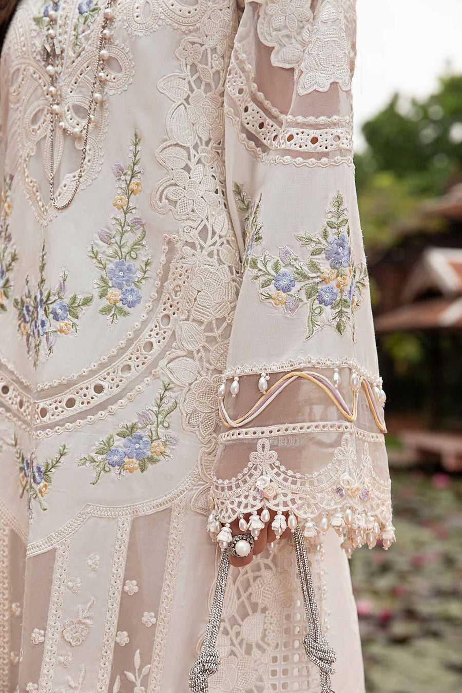 Maria.B Embroidered Luxury Lawn Unstitched 3Pc Suit EL-24-04