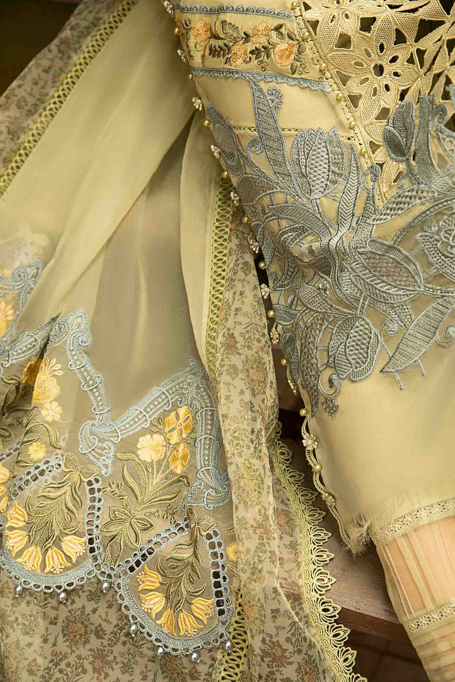 Maria.B Embroidered Luxury Lawn Unstitched 3Pc Suit EL-24-10